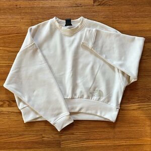 The North Face Women’s Dune Sky Cropped Crew Sweatshirt